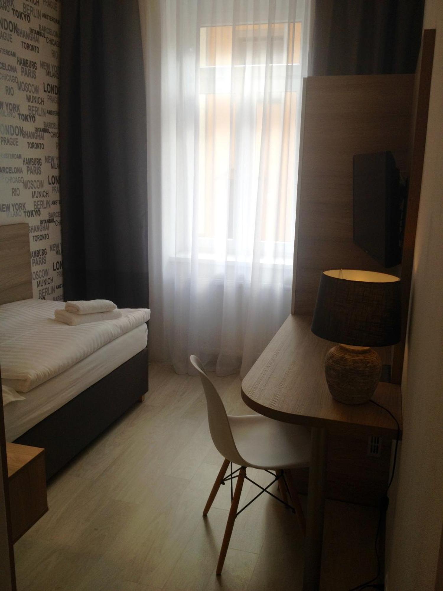 Phoenix Гостьовий будинок 3*
